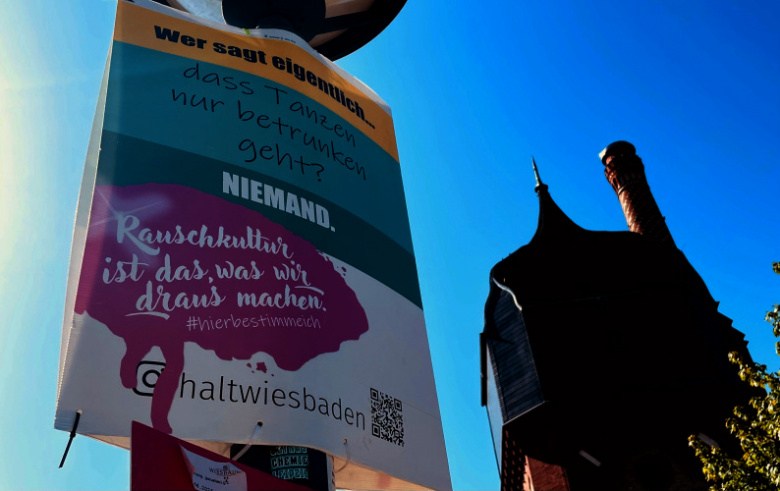 Rauschkultur-Plakate im Kulturpark Wiesbaden